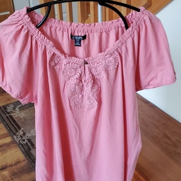 Chaps Cinched Ruffled Lace Neckline Salmon Short Sleeve Sz. L Top - Picture 2 of 7